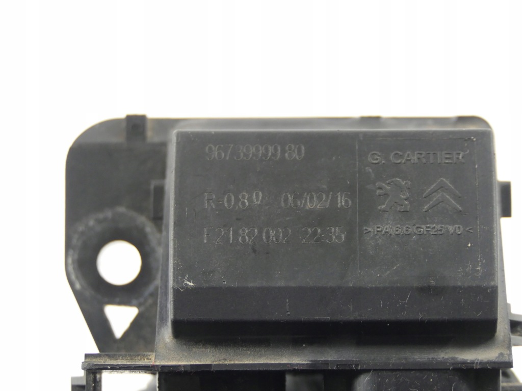 Резистор резистор вентилятора радиатора на панель citroen c4 2 b7 10-18r Киев