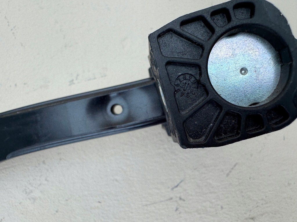 фото №11, Bmw 3 iii f34 13r- ограничитель дверь правый задняя 7446732