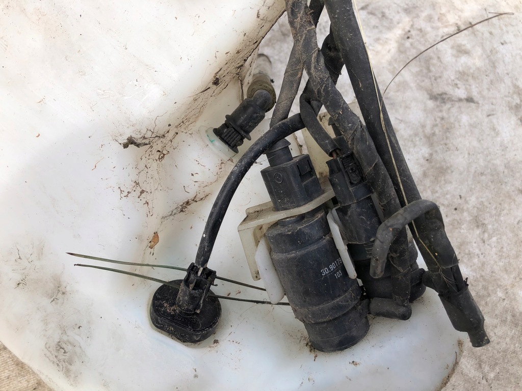 фото №5, Бачок омывателя mercedes w211 21186060