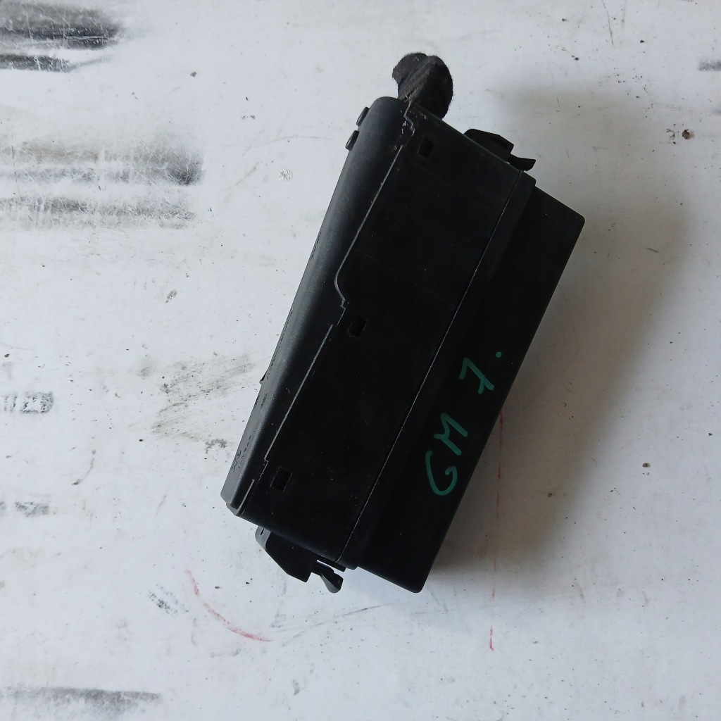 Купить Коробка предохранителей opel vectra c 3.0 cdti 24438885