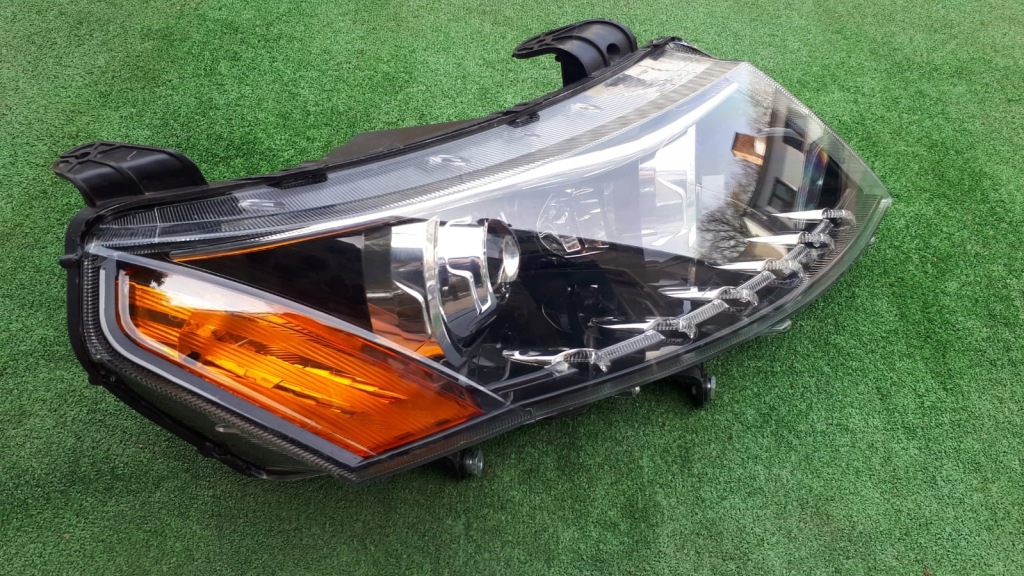 фото №2, Mahindra линза+ led лампа передняя