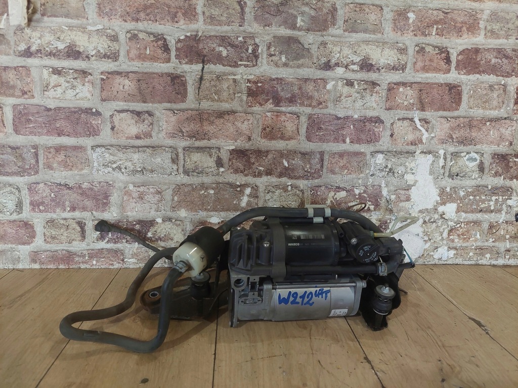 фото №1, Компрессор насос подвеска airmatic a2123200404 mercedes w212 w218