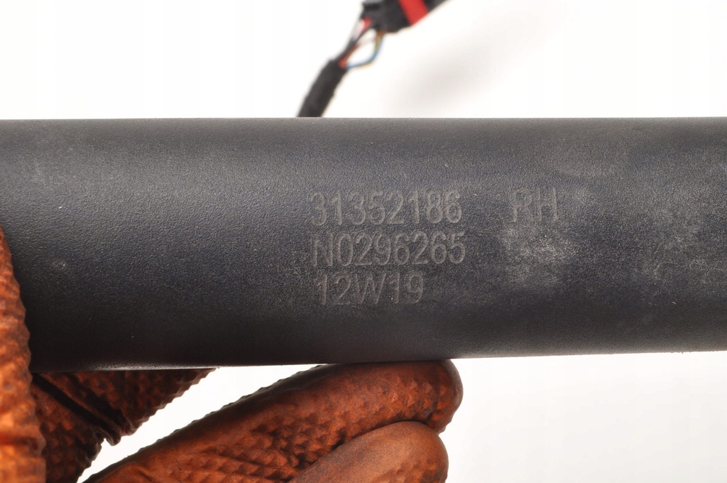 фото №7, Volvo xc60 i привод амортизатор крышки 31352186 правый