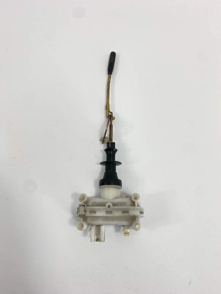 Купить Привод центрального замка дверь mercedes w124