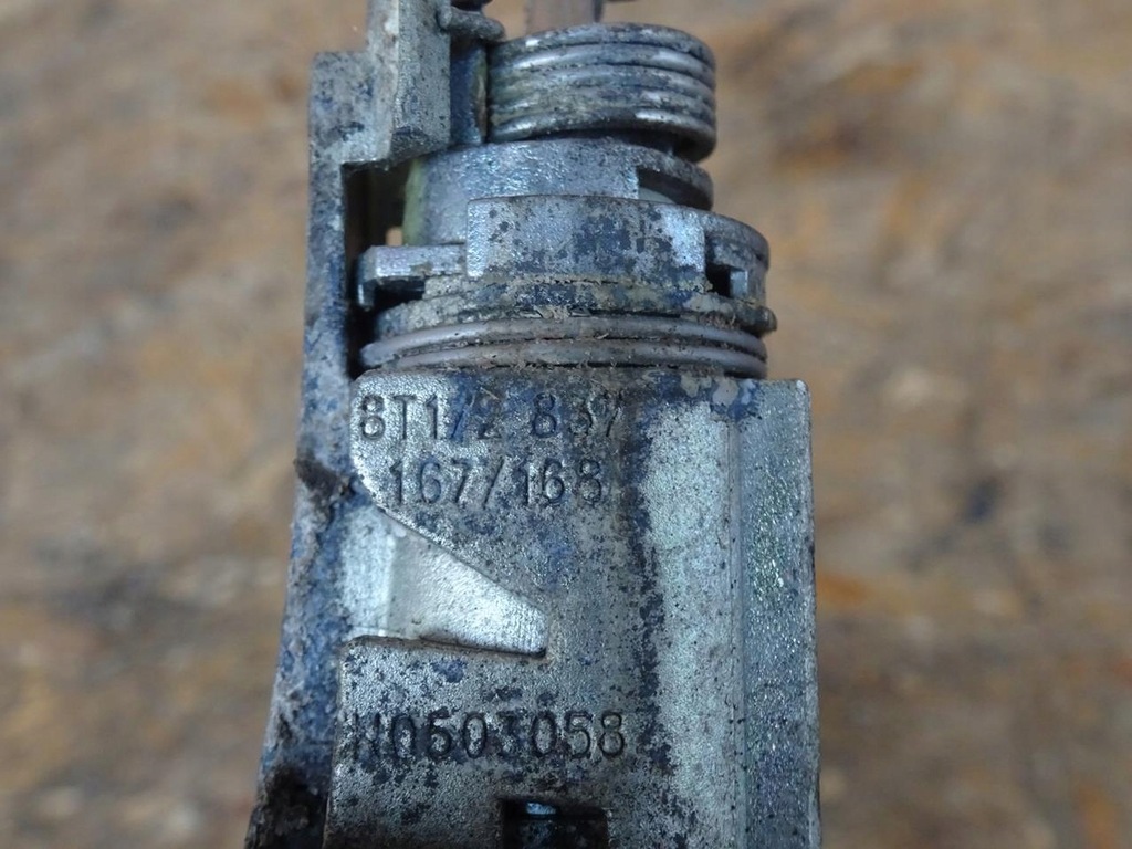 фото №9, Audi a4 b8 s5 a5 8t вкладка замка двері заглушка кольори lz5f lx7r ls9r ly9b