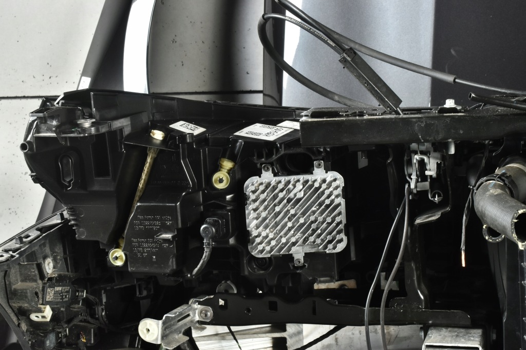 Bmw 5 g60 g61 перед капот бампер крыло  ремень радиатор фары цвет a90 Киев