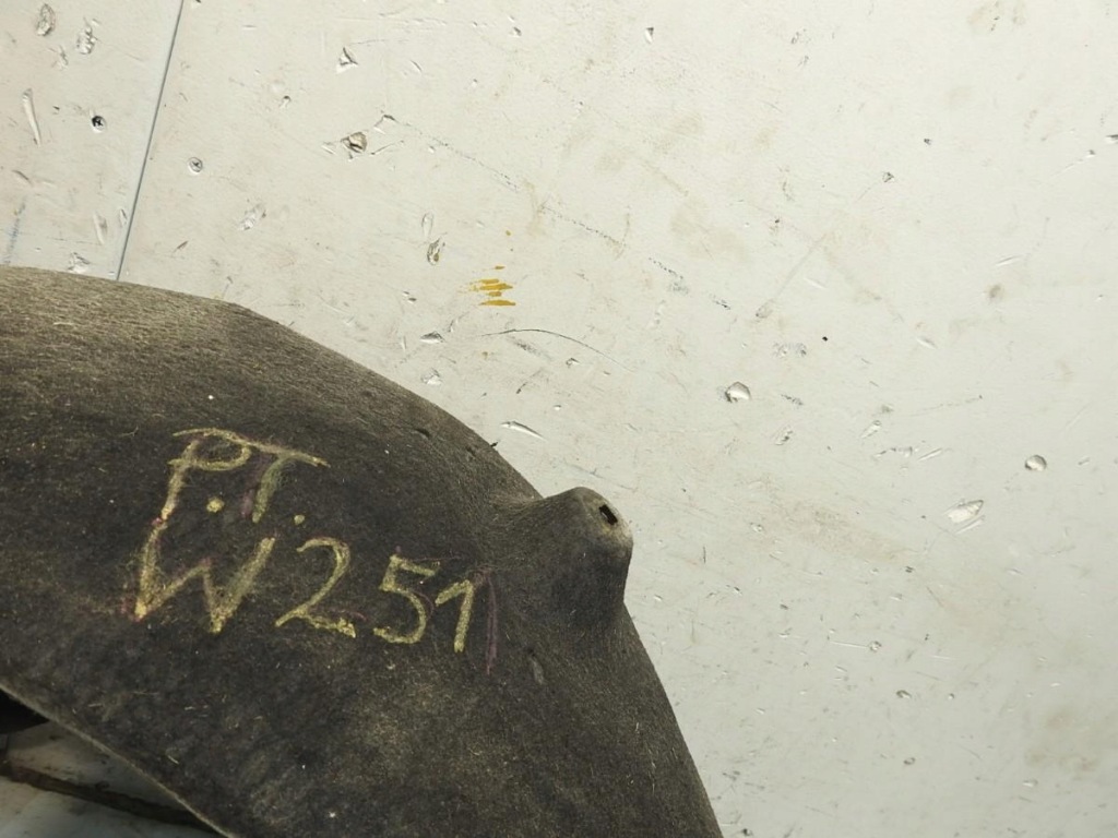 фото №2, Подкрылок правый задняя mercedes r w251 a2518841222