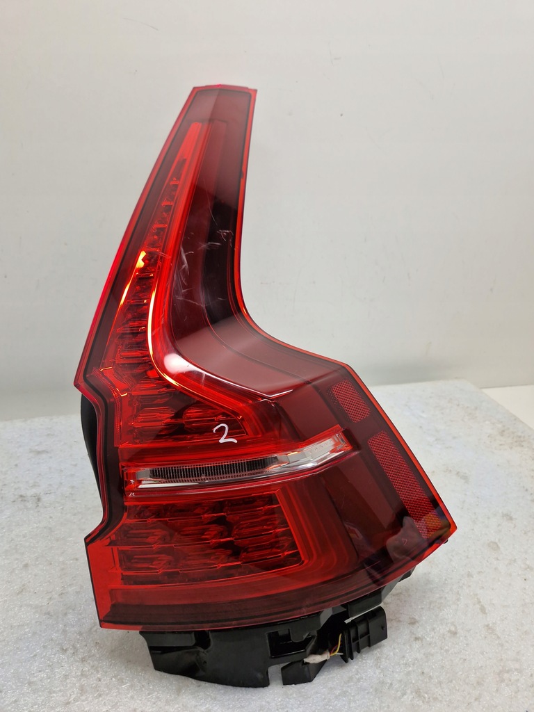 фото №1, Volvo v60 ii 32291359 лампа правый задняя задняя