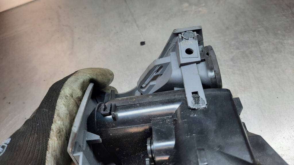 фото №6, Решітка обдув права mercedes w220 2208300254