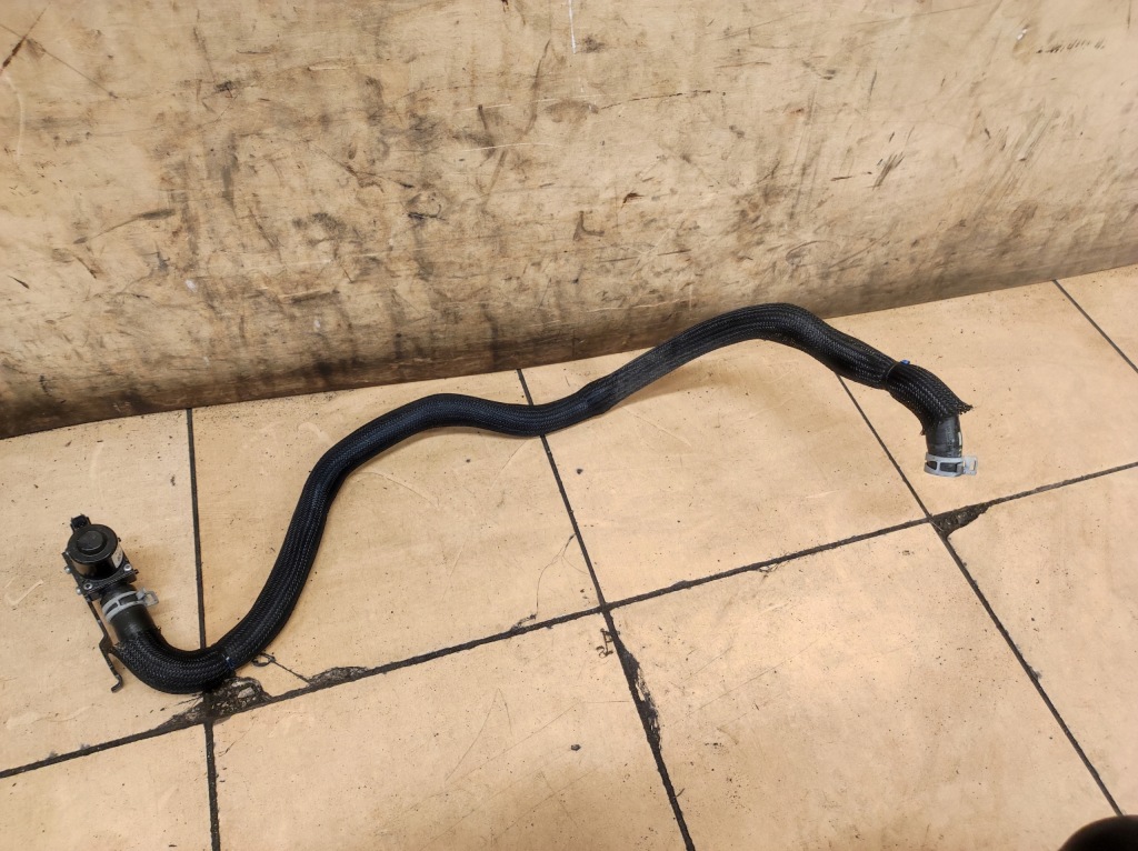 фото №8, Клапан насоса системы охлаждение пабтрубок  шланг воды explorer vi 6 3.0b hybrid