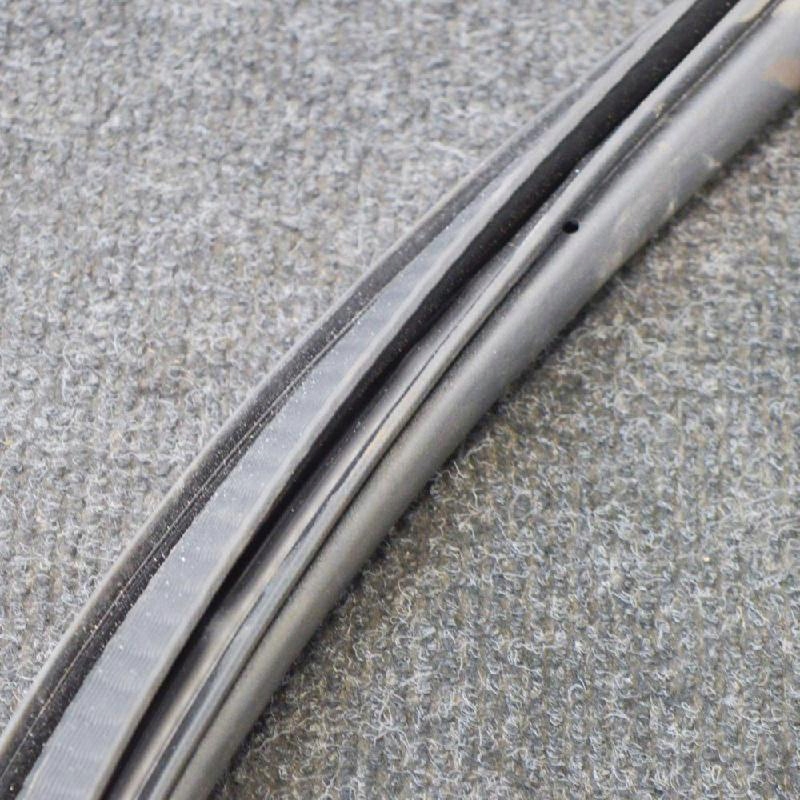 фото №5, Opel vauxhall zafira tourer c передняя правая прокладка резиновый дверь