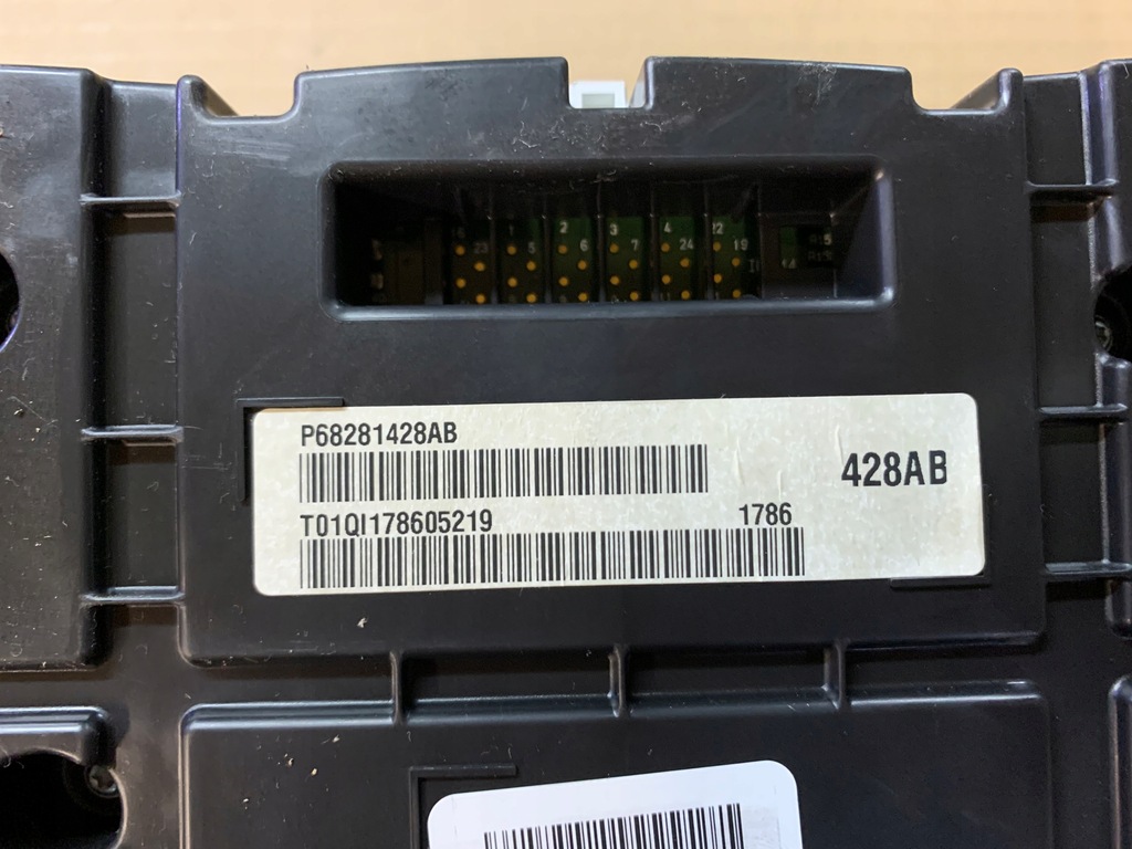 фото №6, Счетчик приборы dodge charger srt 6.4 p68281428ab