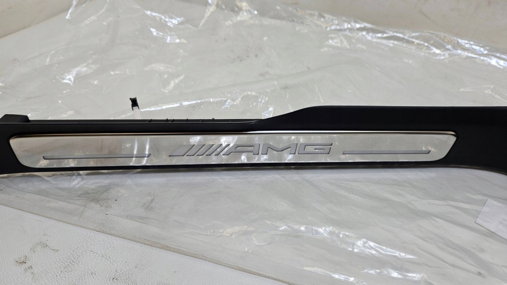 Накладки накладки поріг mercedes w463 amg a4636807506 a4636801106 комплект Недорого