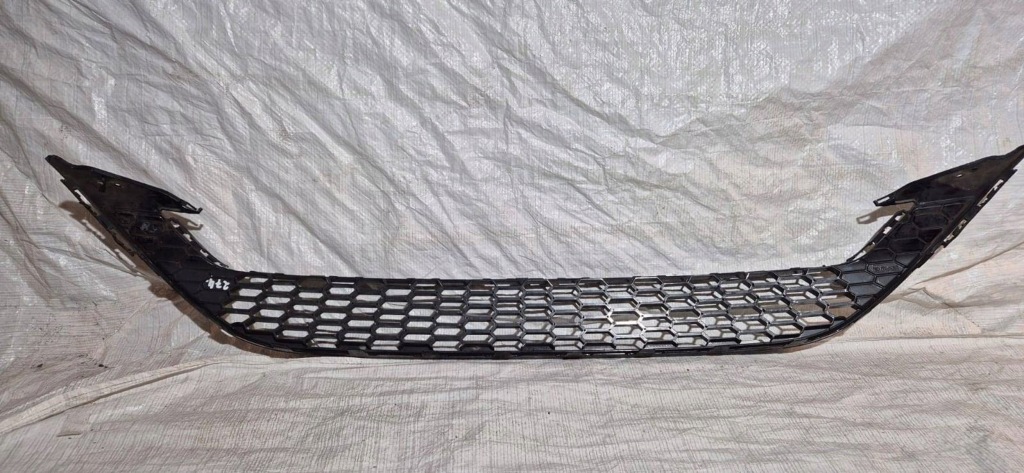 Решётка средняя бампера перед ford focus mk3 рестайлинг  stline в Украине