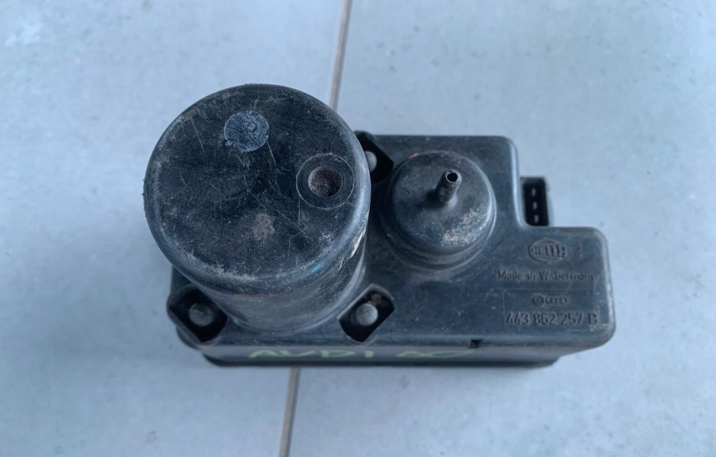 фото №1, Помпа замка центрального 443862257b audi 80 100 nr24