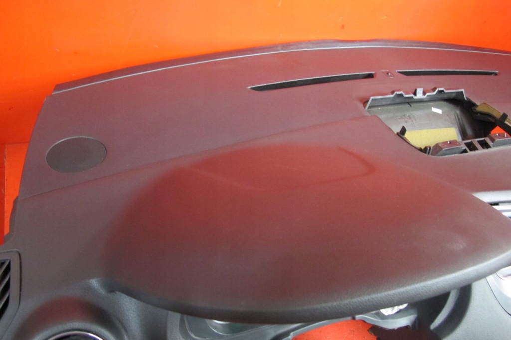 фото №11, Peugeot 5008 i 1 0u 0e подушки безопасности ремни консоль приборная панель приборная панель подушка безопасности навигация