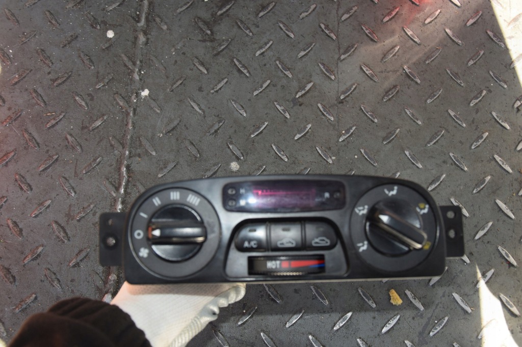 фото №1, Панель керування вентиляція kia clarus i