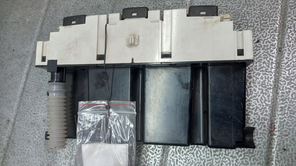 фото №7, Панель кондиціонера volvo s40 863583