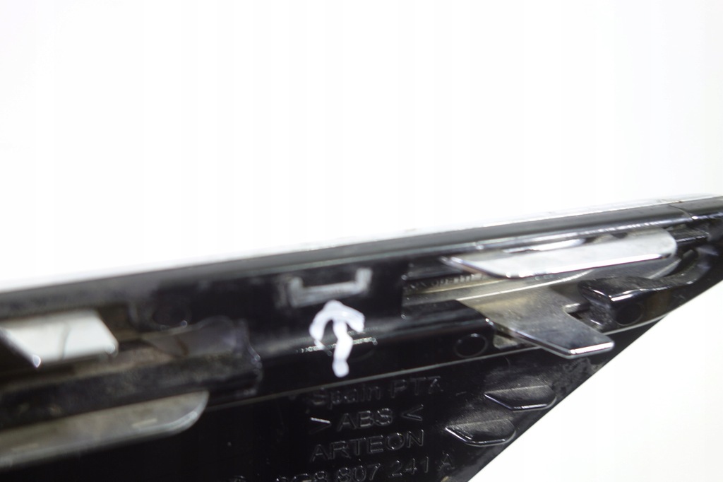 фото №3, Заглушка фаркоп перед vw arteon lift r-line 21- 3g8