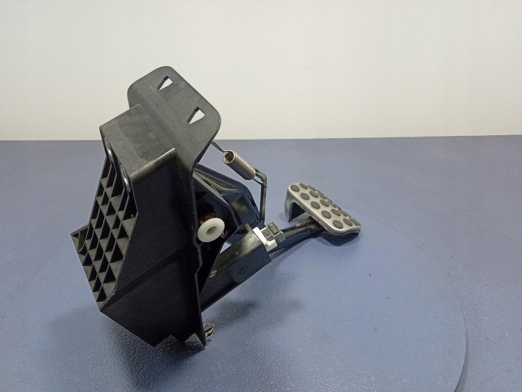 Mercedes s-klasa w221 рестайлінг  09-13 педаль гальма a2212901601 Недорого