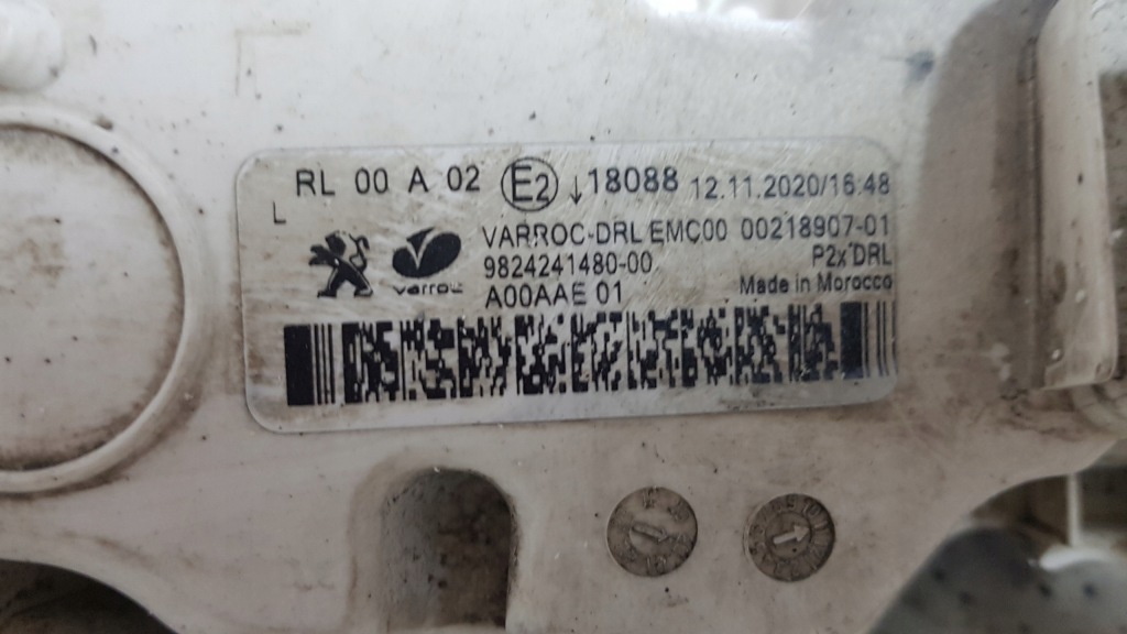 Peugeot 208 2 2019 - левый фара drl led 2600 Недорого