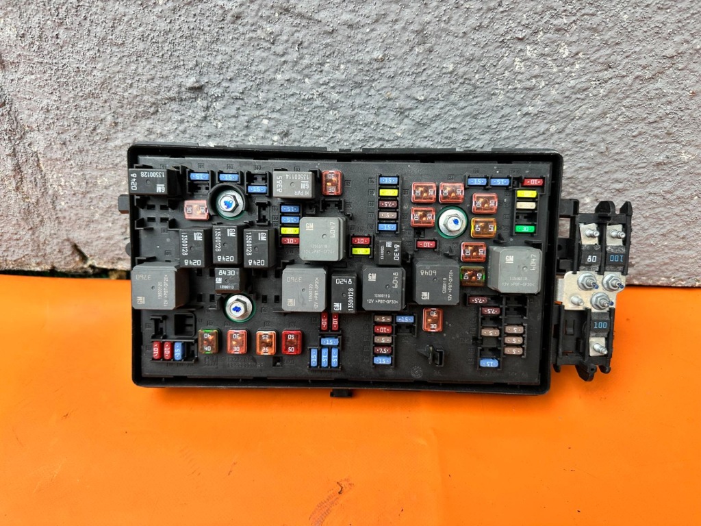 Купить Opel insignia a lift 1,6 cdti 13485543 модуль коробка bsi оригинал