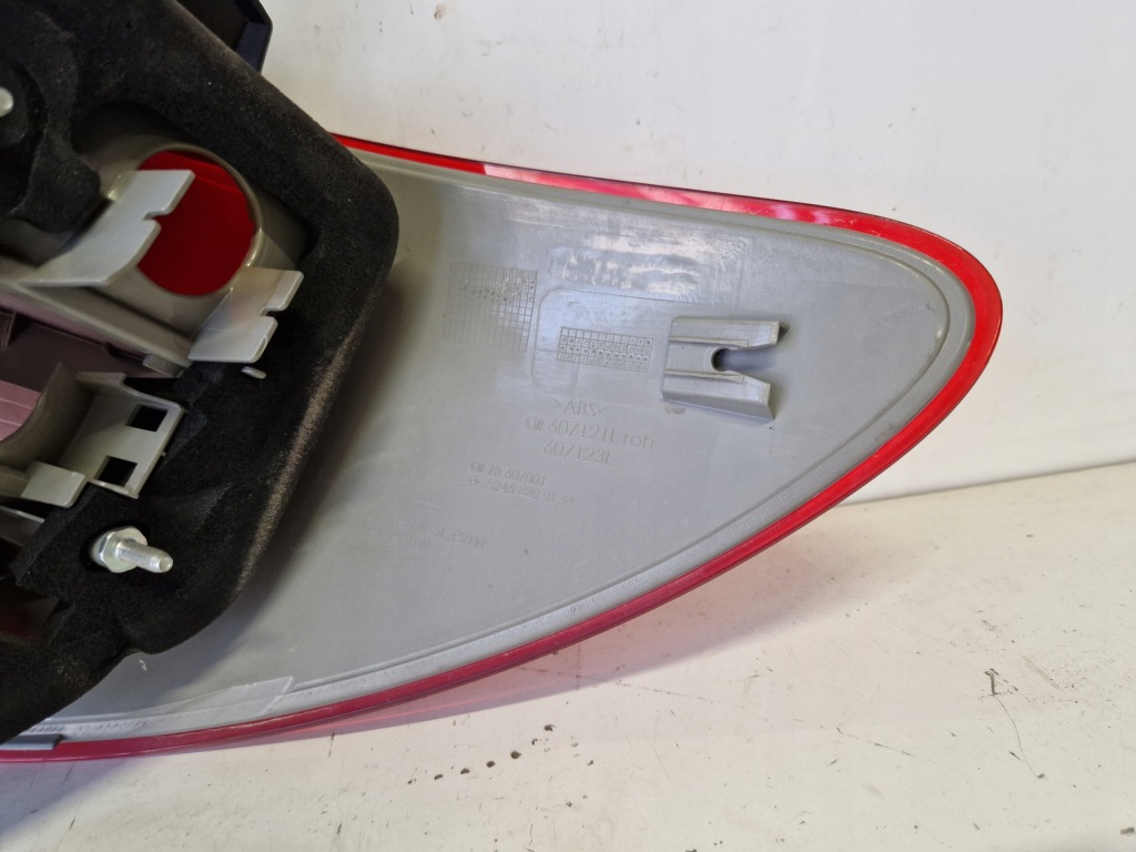 фото №6, Лампа левый задняя mercedes b-klasa w246 1.5 cdi