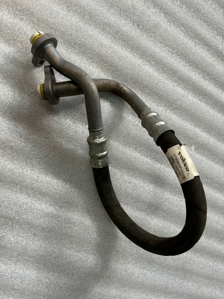 фото №1, Шланг кондиционера volvo v70 v40 s60 31369697