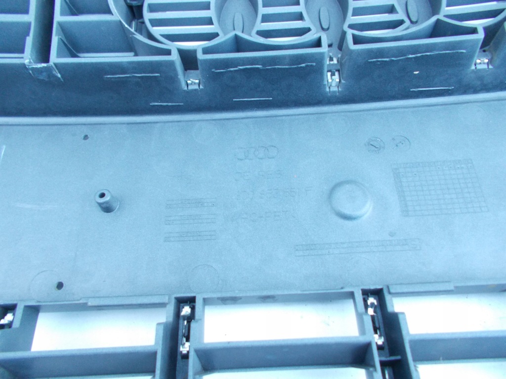 фото №15, Audi tt ii 2 tts 2006 - 2010 значок решітка радіатора решітка радіатора 8j 8j0853651f