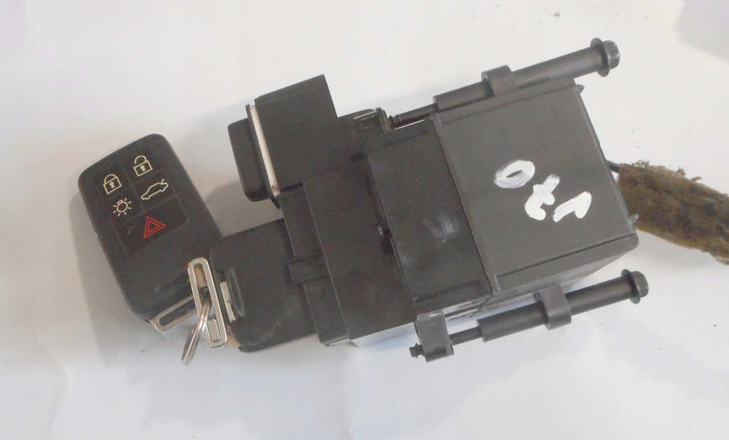 фото №6, Volvo v70 iii 2.4 d5 набір стартовий бортовий комп'ютер bsi ключ замок запалювання лічильник