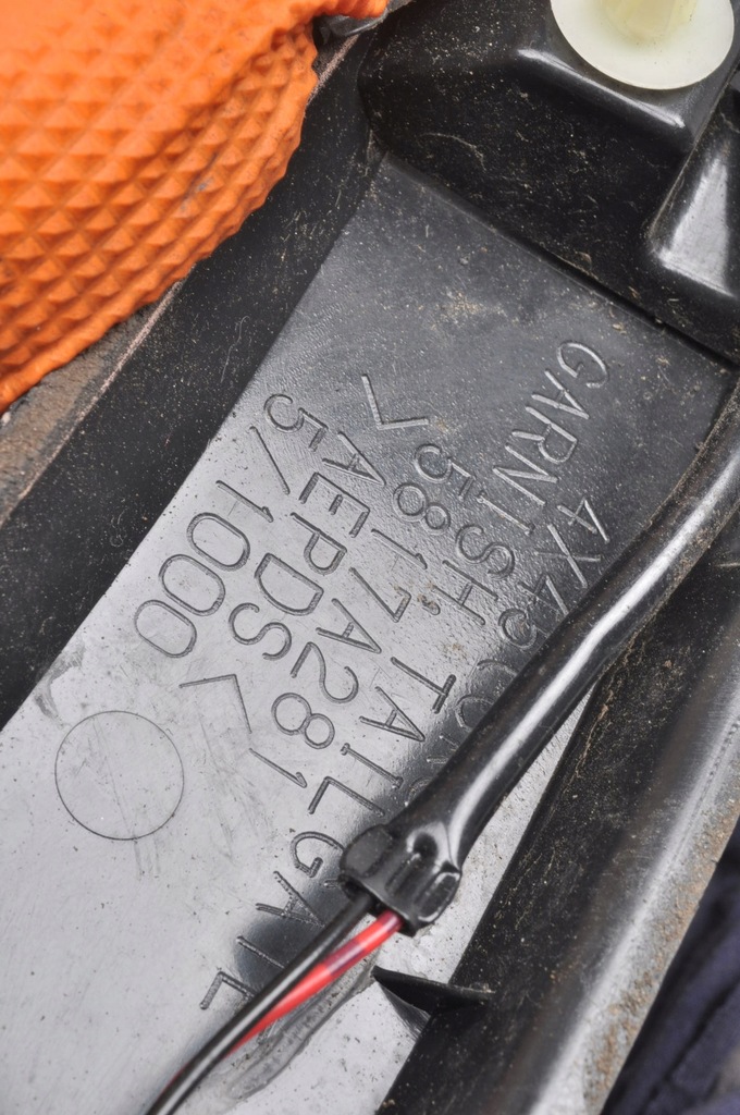 фото №10, Mitsubishi eclipse cross кронштейн задних лампы 5817a281