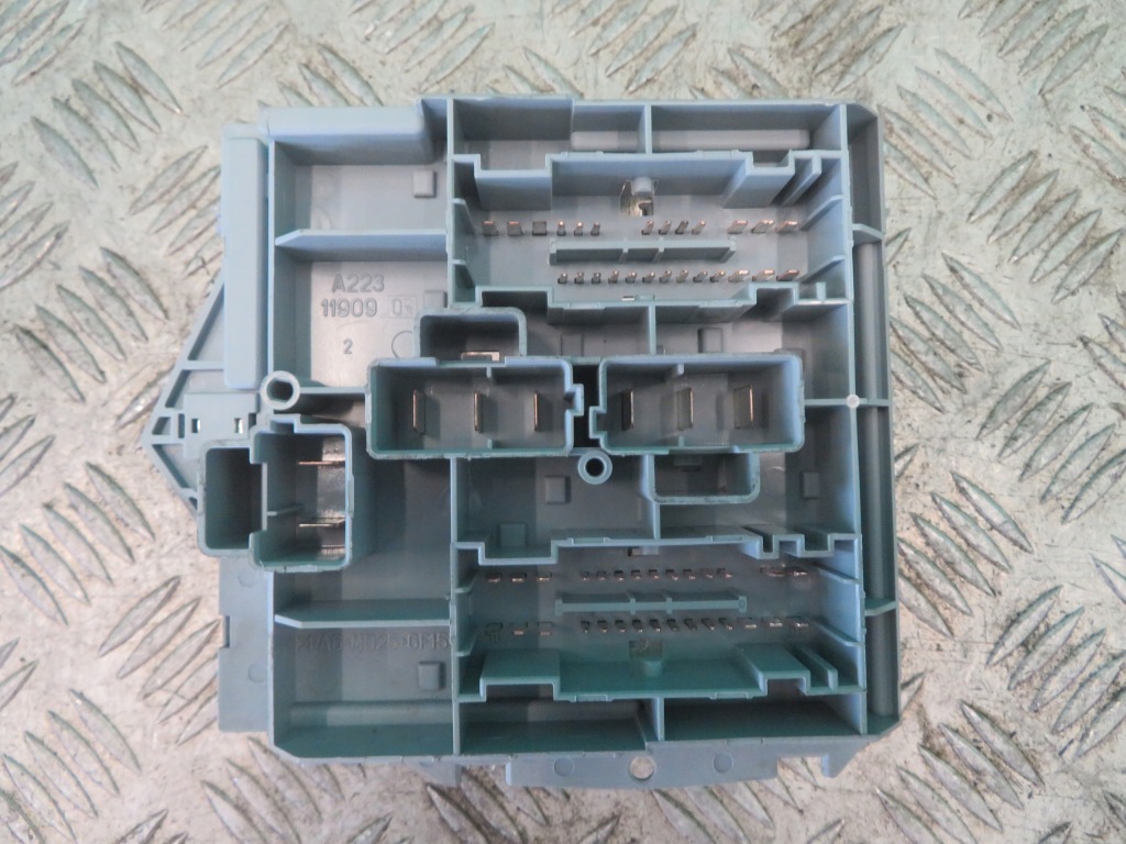 Коробка запобіжників ducato boxer jumper 13r 1367661080 Недорого