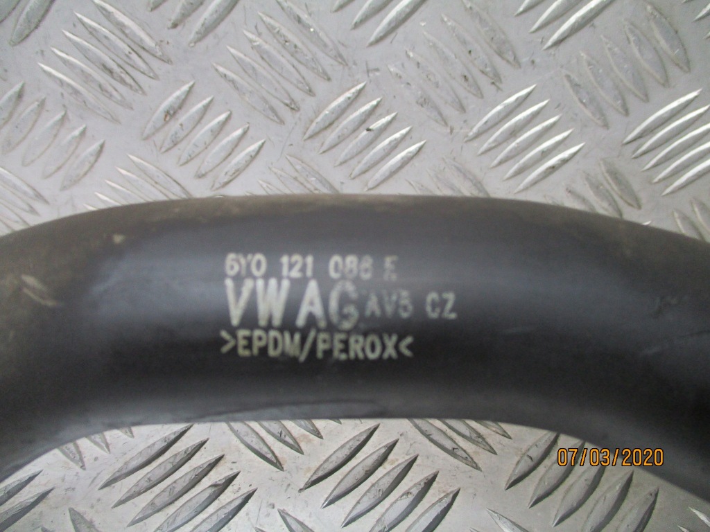 Провода шланги воды радиатора skoda fabia 1 1.2 6y0121088 Киев