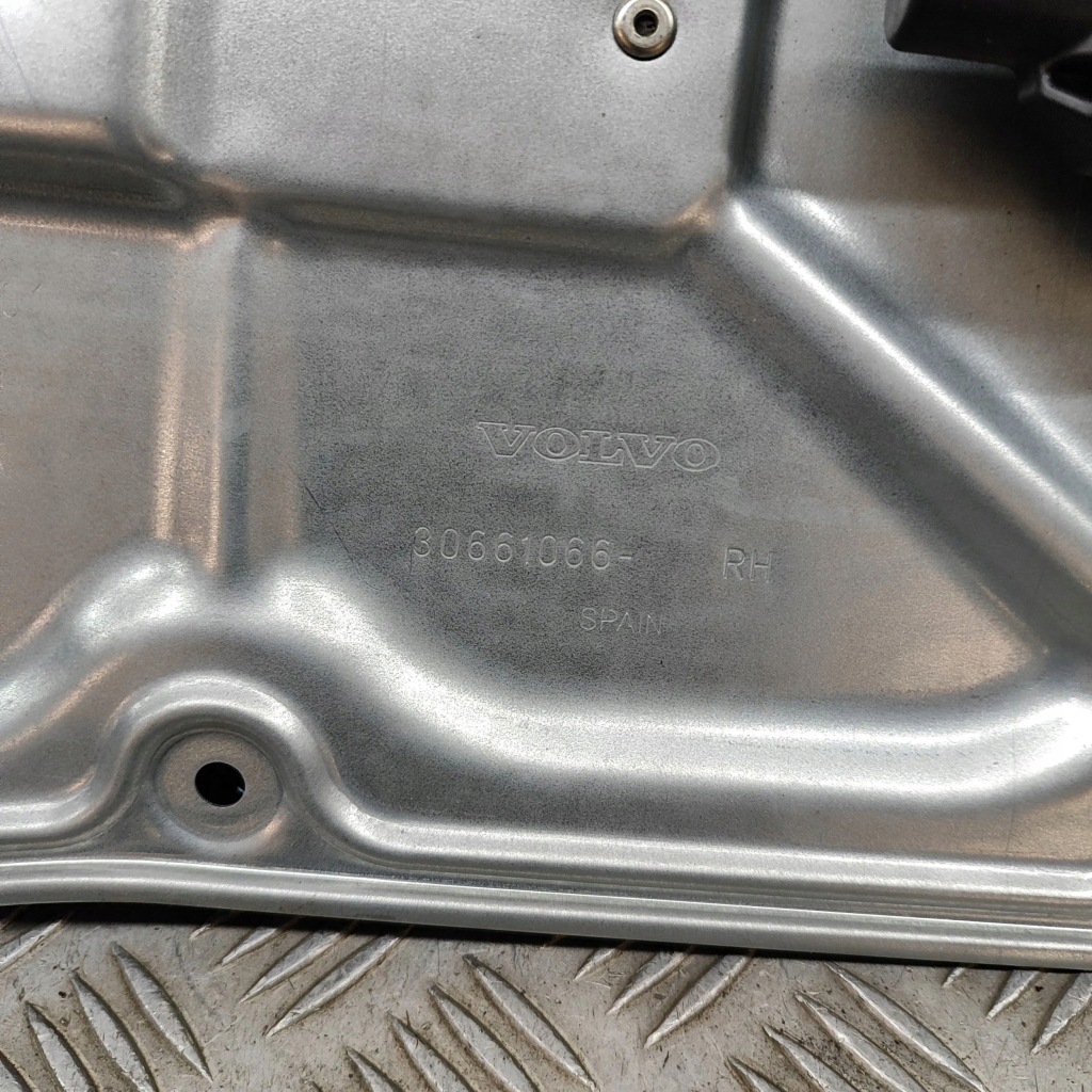 фото №7, Volvo xc70 2016 перед сторона права електричний підйомник скло двері