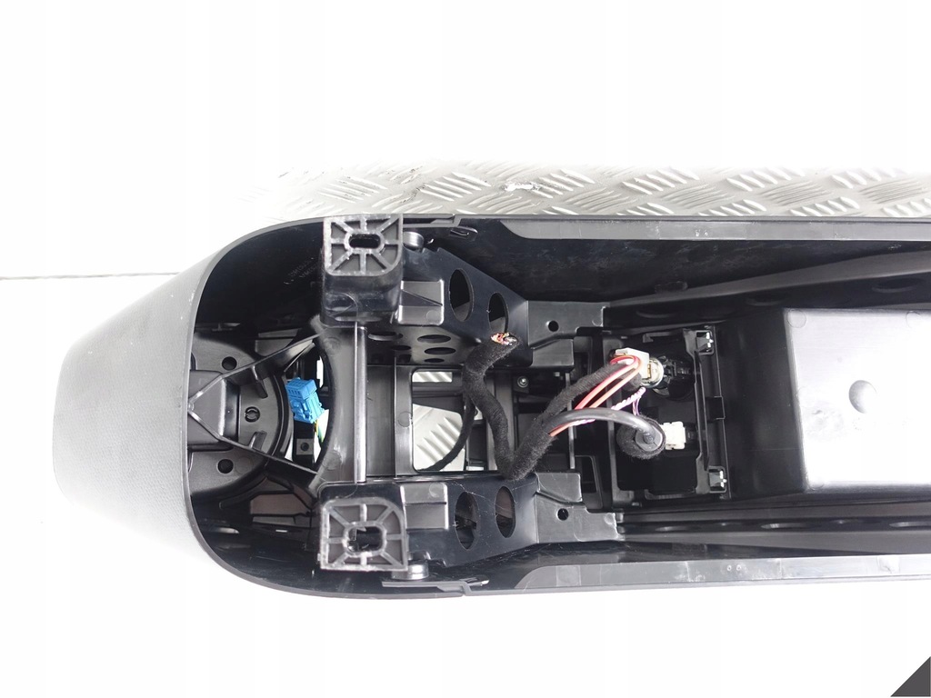 фото №12, Bmw i3 i01 тунель середній підлокітник чорний eu