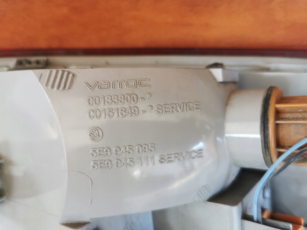 фото №11, Лампа левый i правый задняя skoda octavia iii kombi оригинальный номер 5e9945095/5e9945096