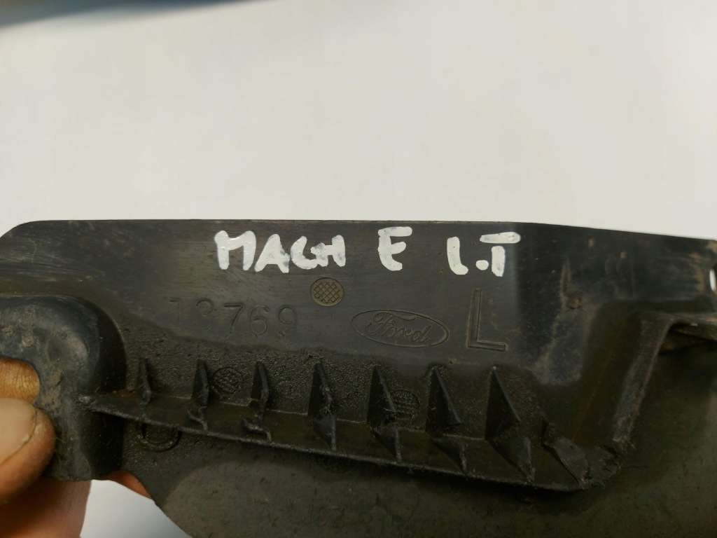 фото №4, Ford mach-e бризковик задня лівий lj8b-r154c21-ab