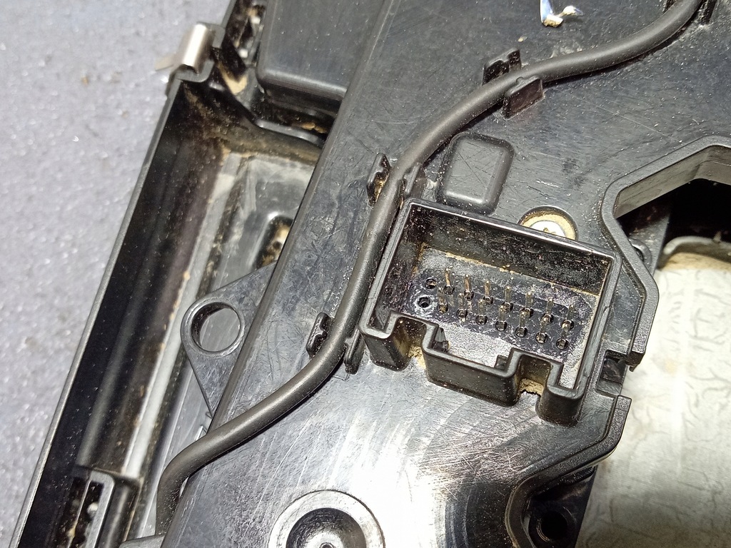 фото №5, Audi q7 ii 4m лампа потолочный перед 4m0947135dq