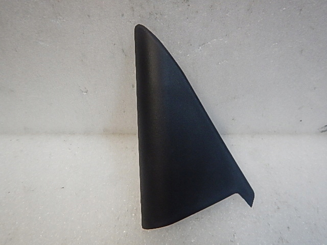 фото №1, Kia ceed i 06- треугольник защита na дверь правый задняя