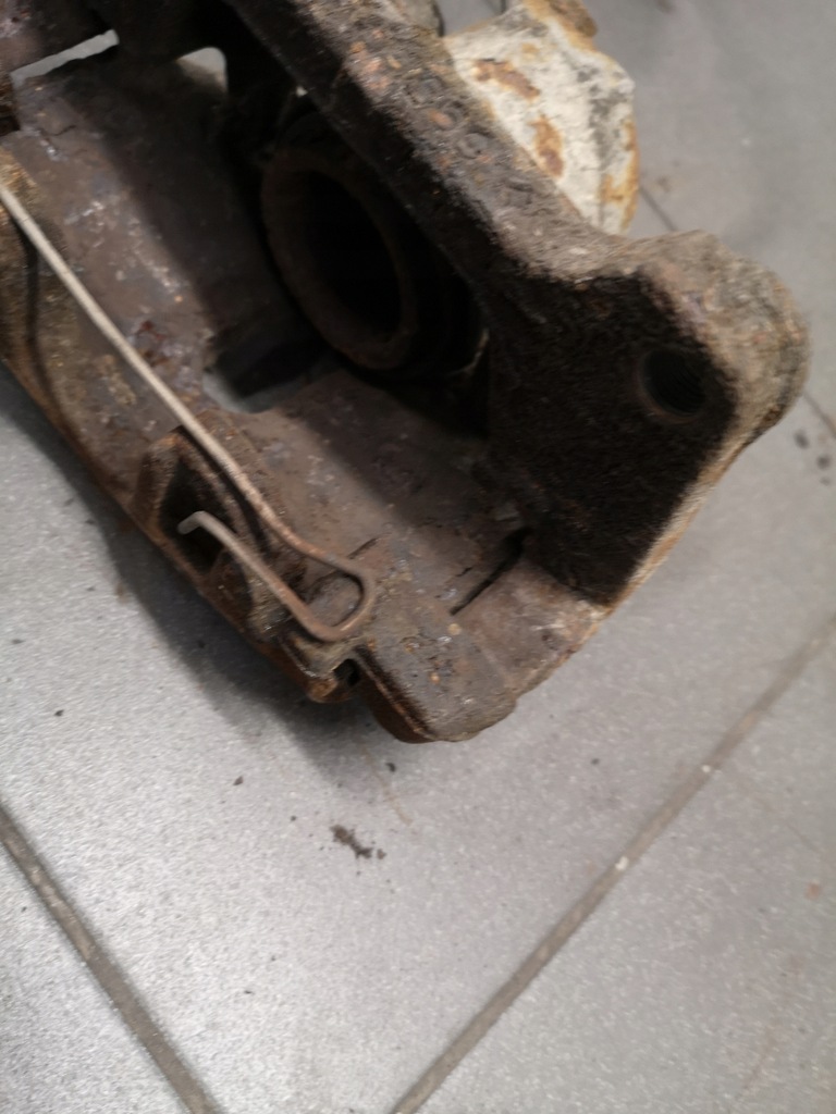 фото №5, Супорт гальмівний правий перед audi a4 b7 2.0 tdi