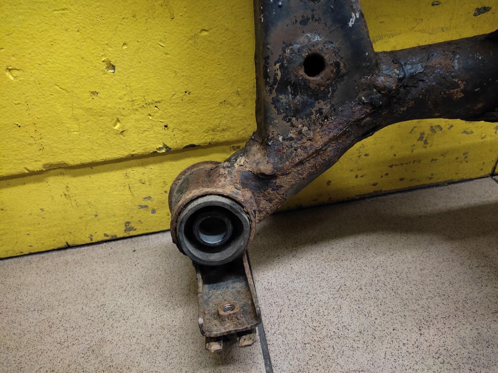 фото №10, Nissan x-trail t30 2.0 підрамник підрамник підрамник задня