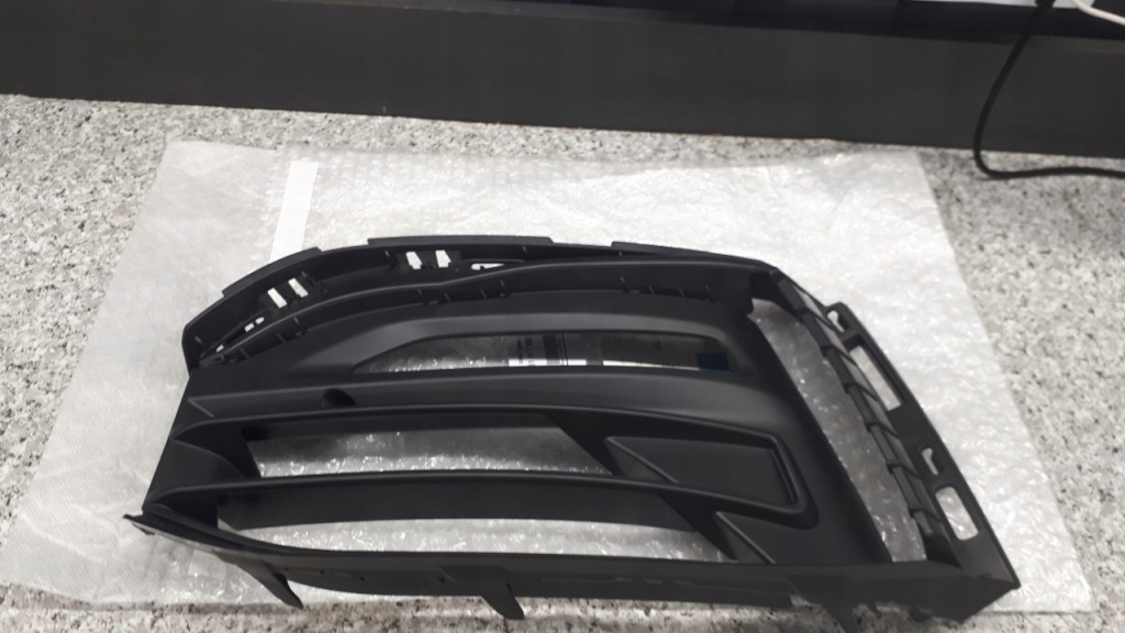 7459715 решітка бампера перед ліва bmw 1 f40 Доставка