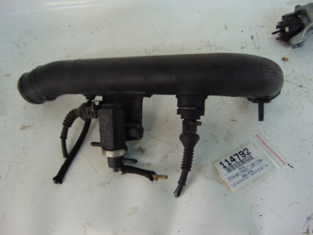 Купить Volkswagen passat труба клапан вакуумa