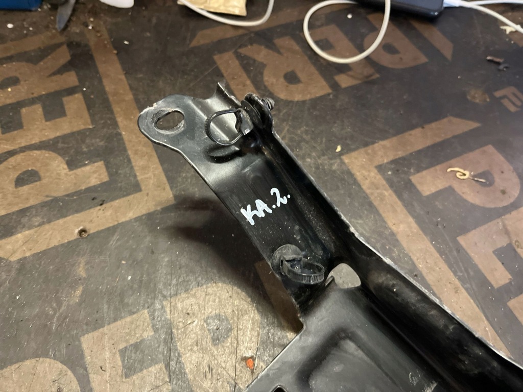 Основание аккумулятор volvo v40 cross country 2013 перед 31290752 в Украине