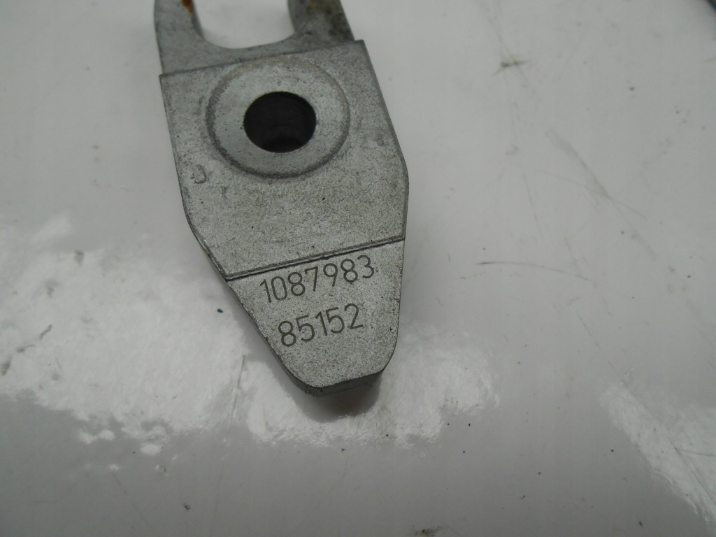 Opel astra k кронштейн форсунок форсунок крепление кронштейн ушко 1087983 с Разборки