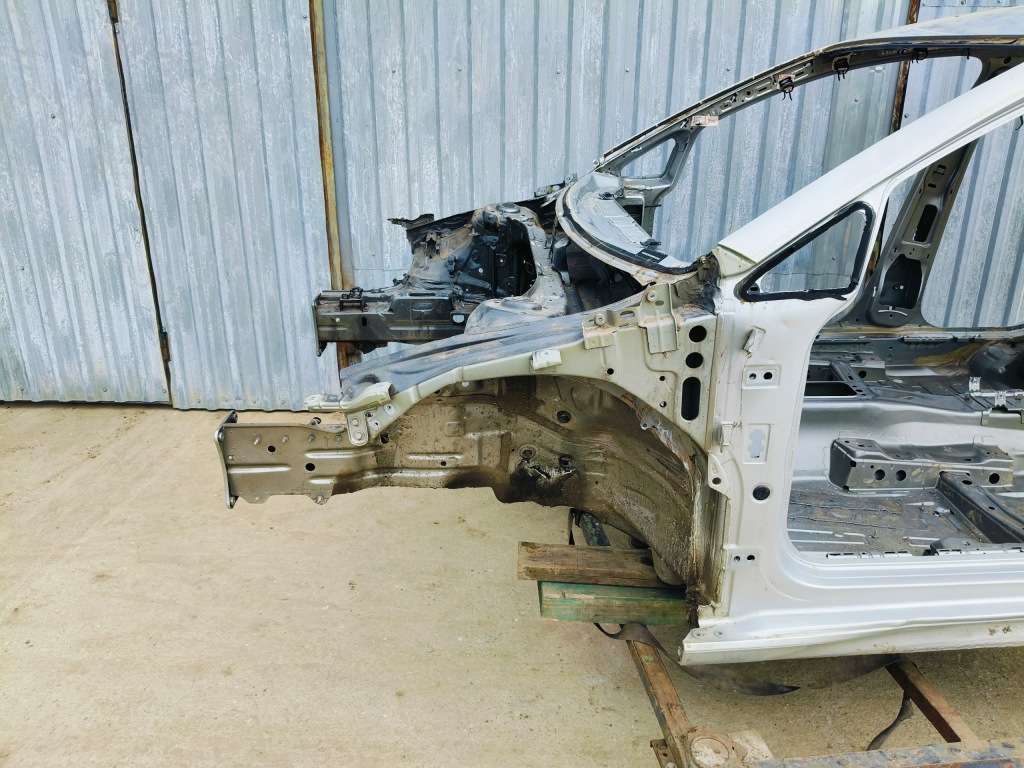 фото №1, Vw golf viii variant 1.5 e-tsi 110kw 2021 r четверть левая перед la7w