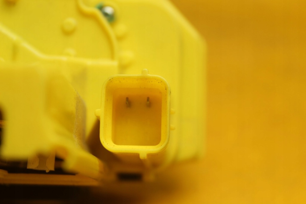 Купить Замок дверь правая  дверь сдвижные peugeot bipper citroen nemo 1359949080