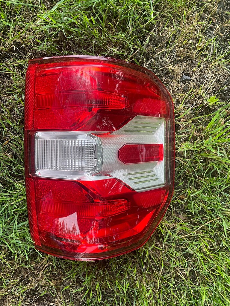 фото №1, Лампа права 2022- ford maverick idealna !!!