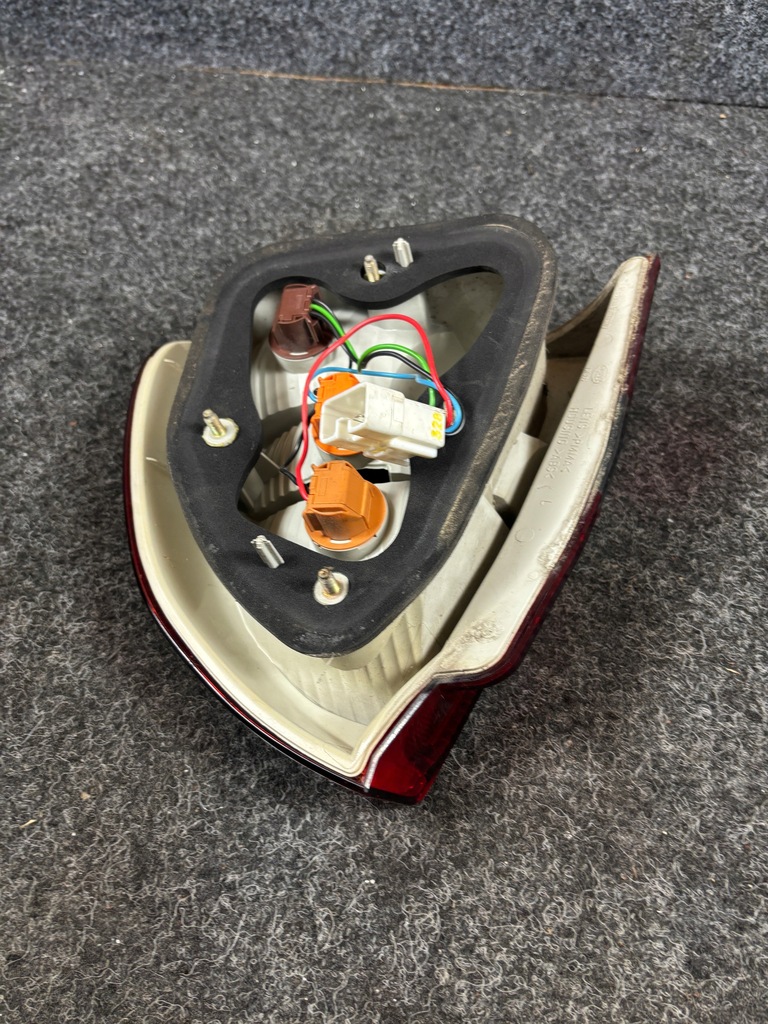 фото №10, Mitsubishi carisma лампа левая задняя