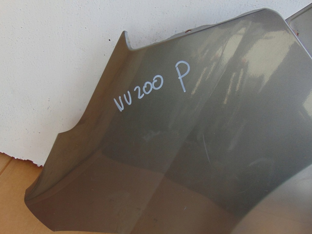 Крыло правая  перед nissan nv200 2010- Киев